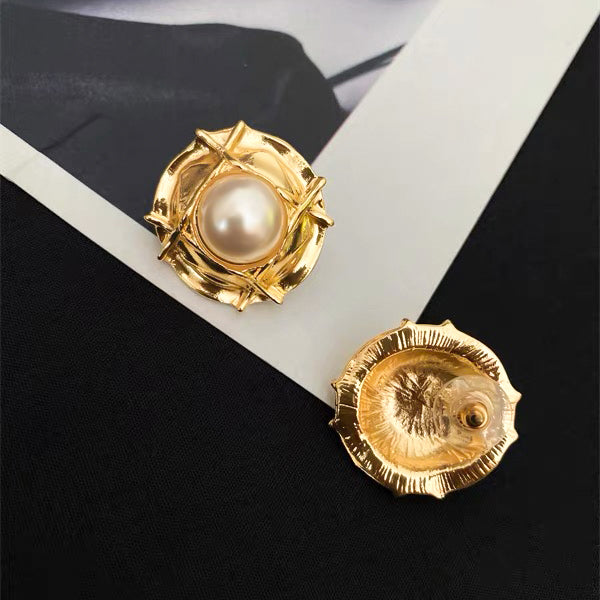 Mesh Pearl Stud Earrings