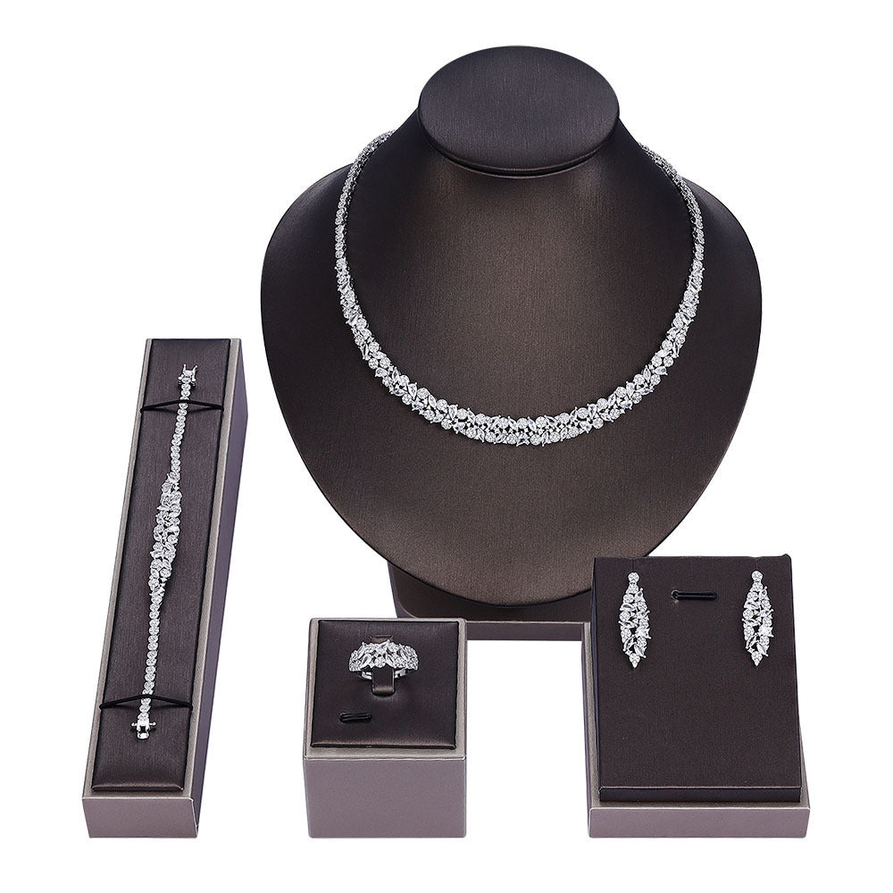 Fashionable Simple and Elegant Zircon Jewelry Set