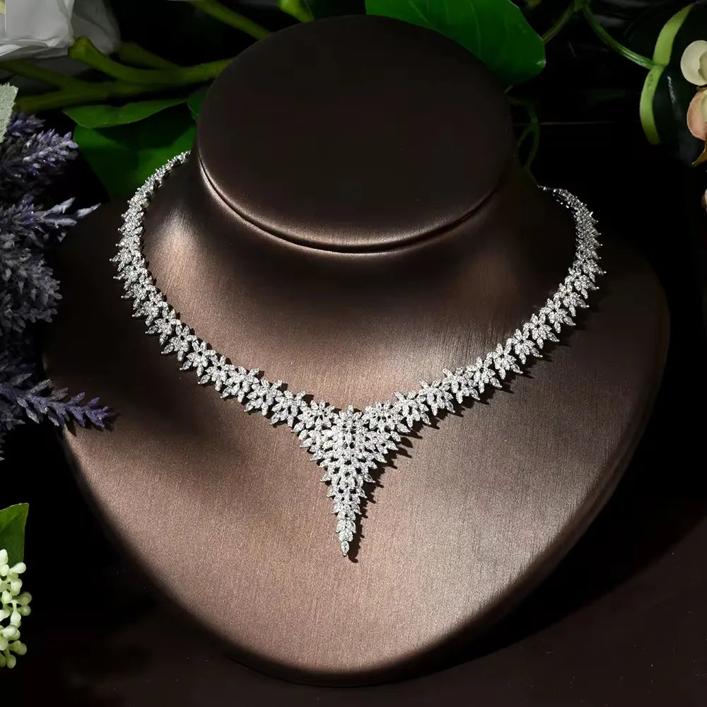 Gorgeous Leaf Design Jewelry Set