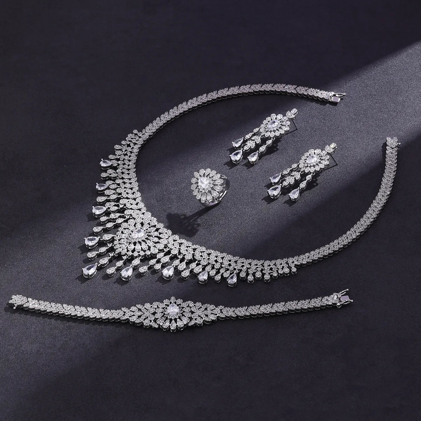 Noble and Elegant All-Diamond Jewelry Set