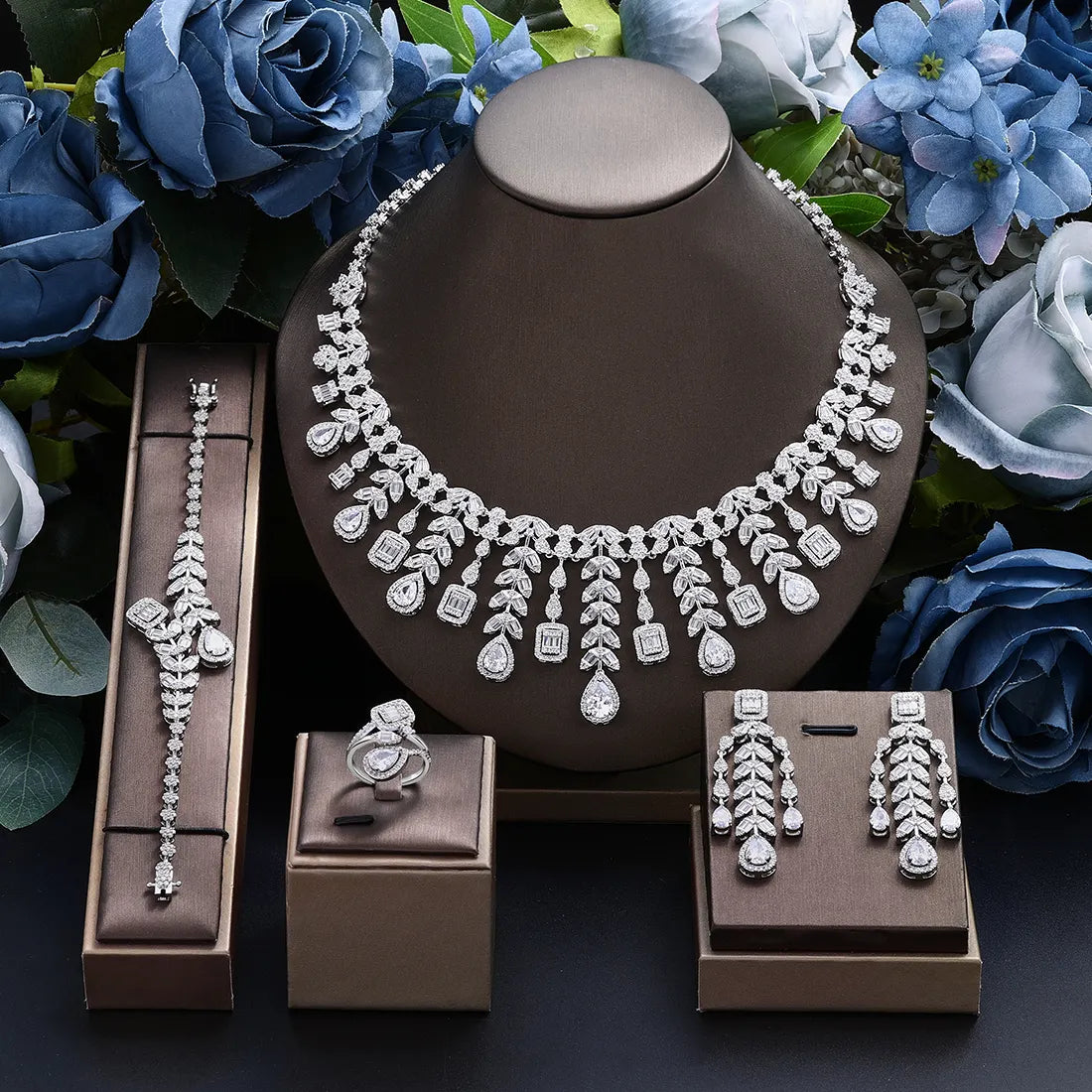 Luxurious Royal-Style Diamond Jewelry Set