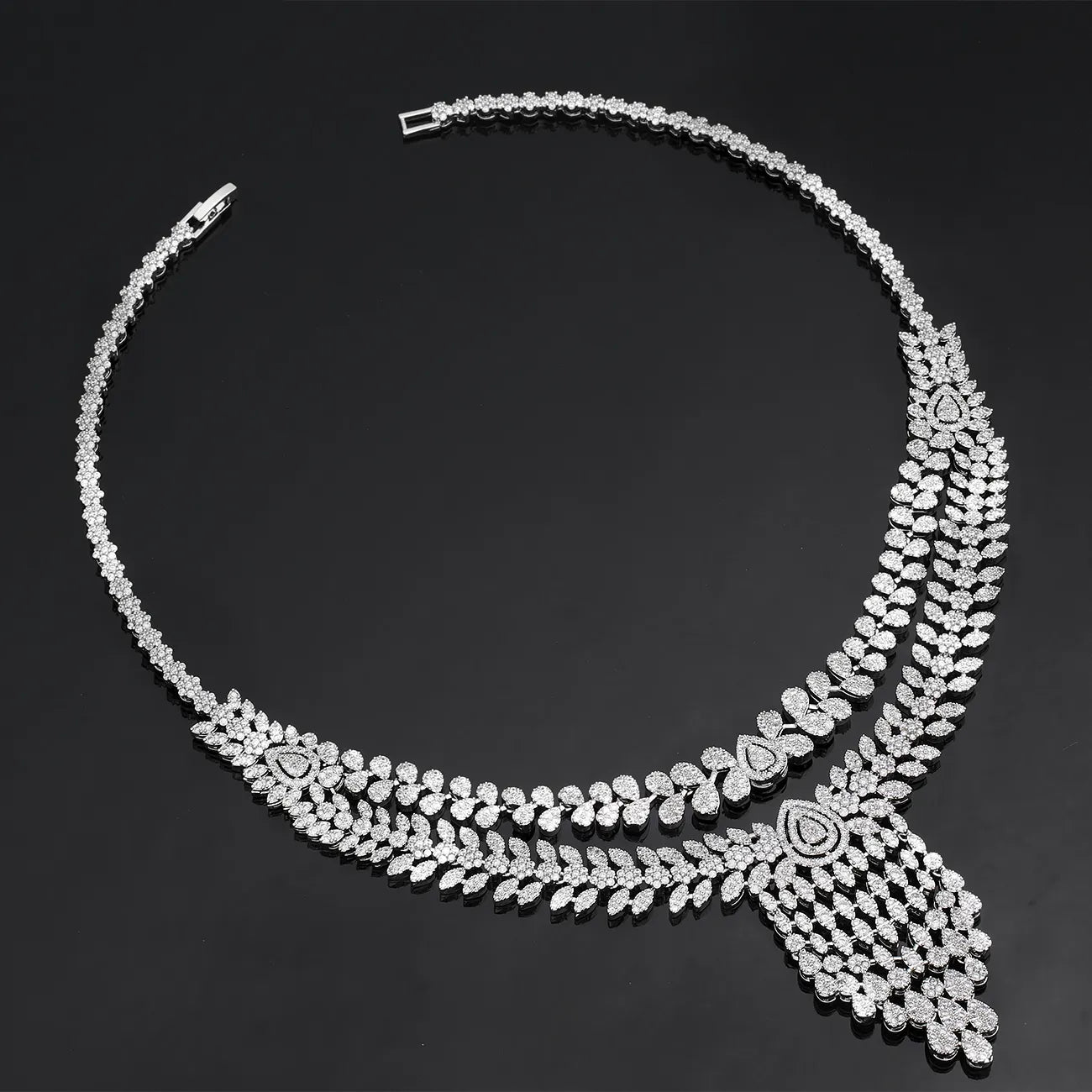 Luxurious Diamond-Embedded Vintage Jewelry Set