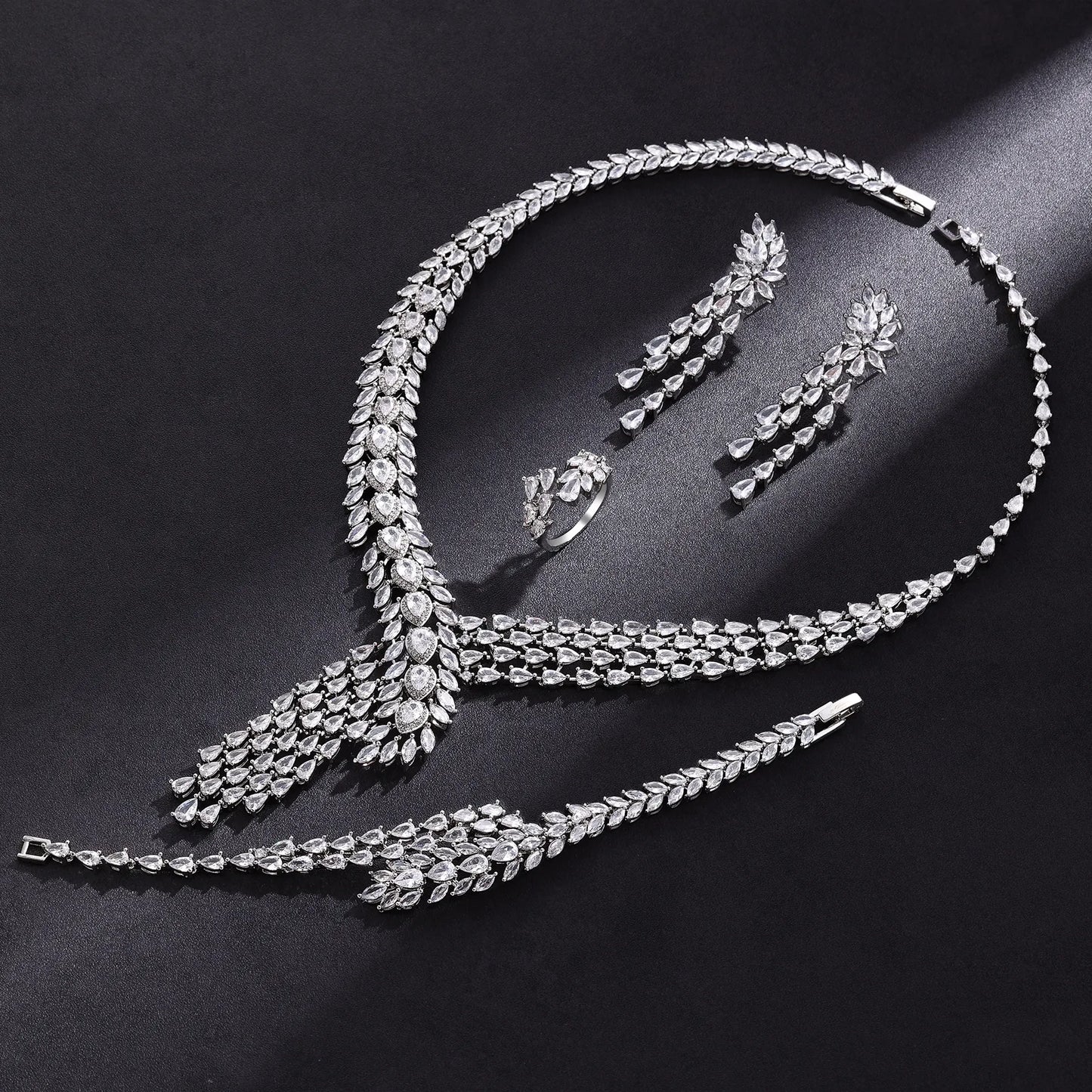 Sophisticated Elegance Leaf Vein Tassel Diamond Set