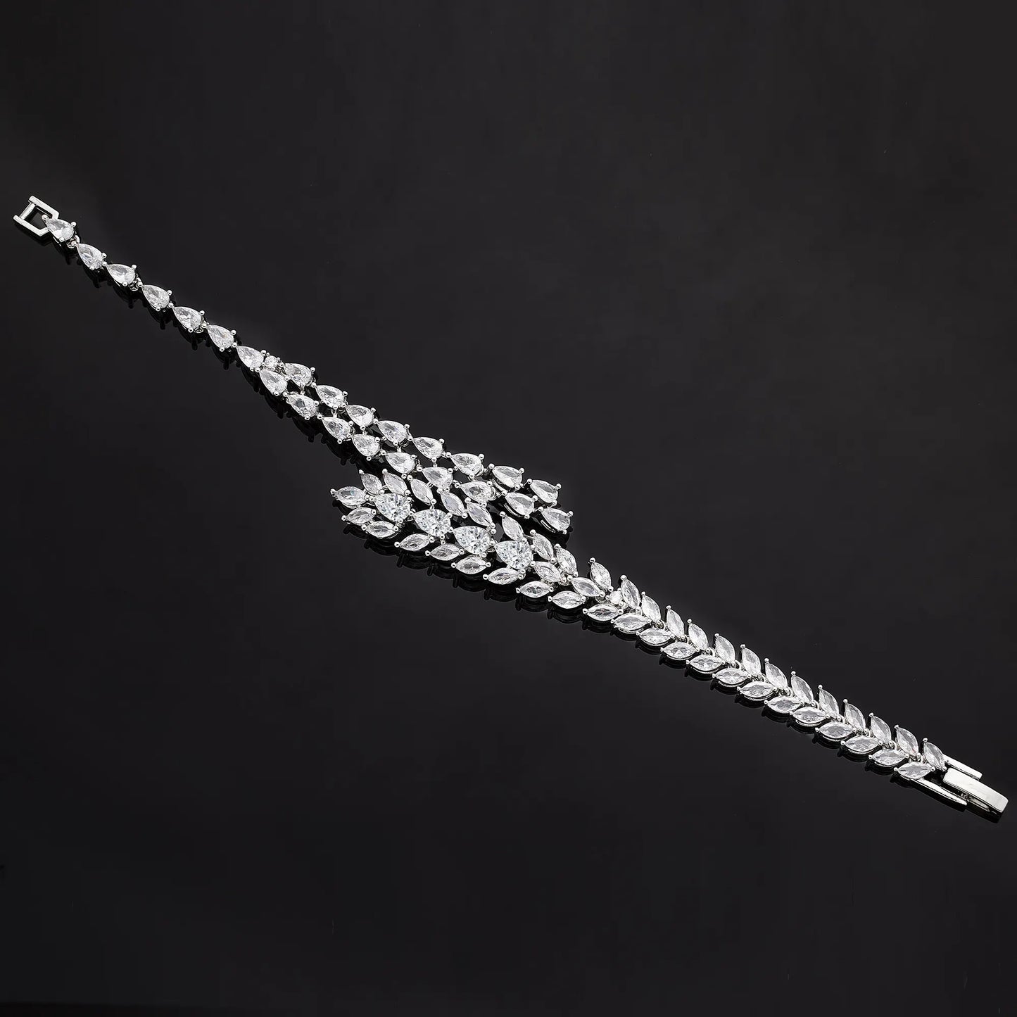 Sophisticated Elegance Leaf Vein Tassel Diamond Set