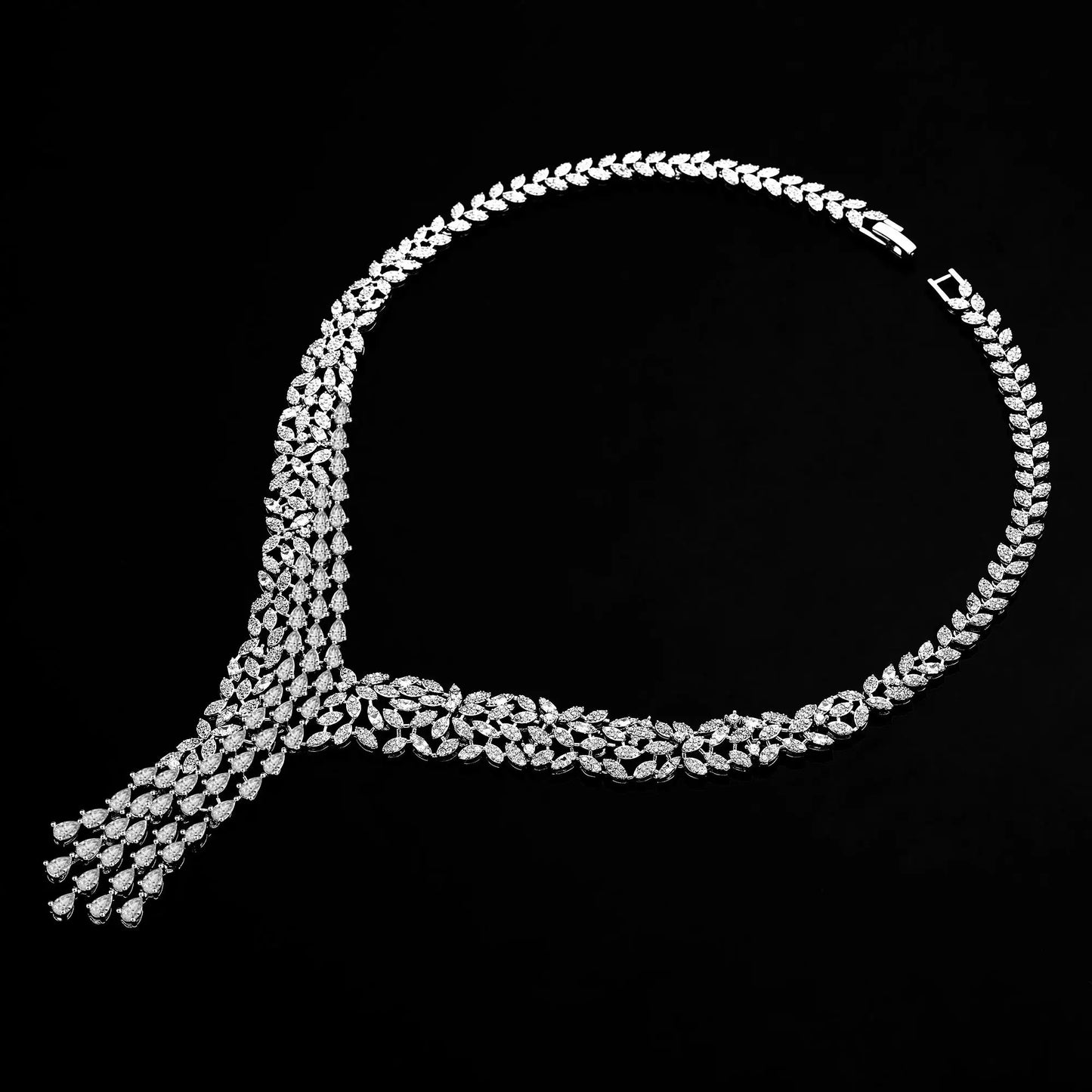 Brilliant Elegance Teardrop Diamond Set